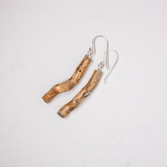 Handmade earrings
Sterling silver jewelry
Pearl earrings
Minimalist earrings
Nature-inspired jewelry
Elegant earrings
Unique earrings
Everyday jewelry
Dainty earrings
Women’s jewelry