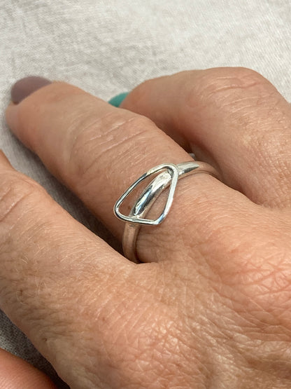 Minimalist triangle ring